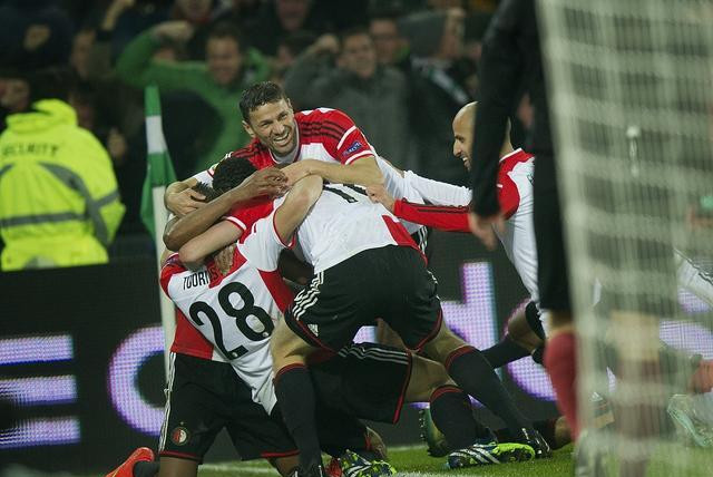 通过租借 通过租借