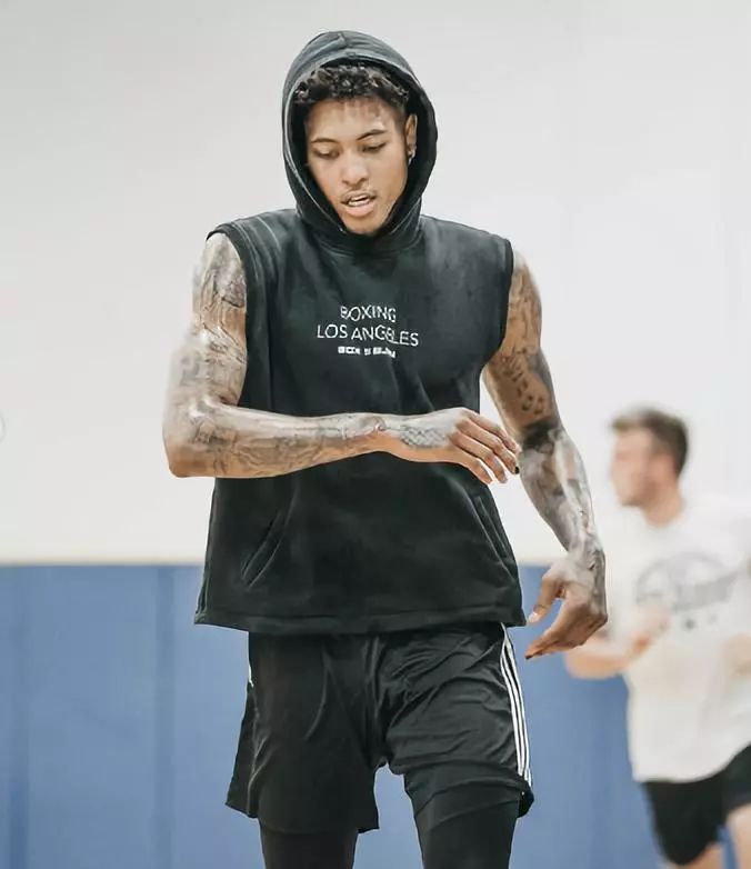 决于两点 决于两点