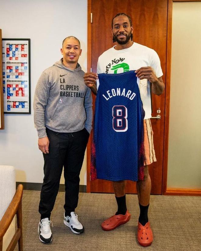 共同完成的 共同完成的